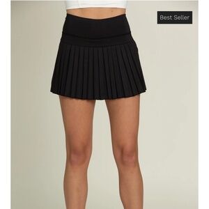 Gold Hinge Black Pleated Skirt Sz Sm (Long Length)